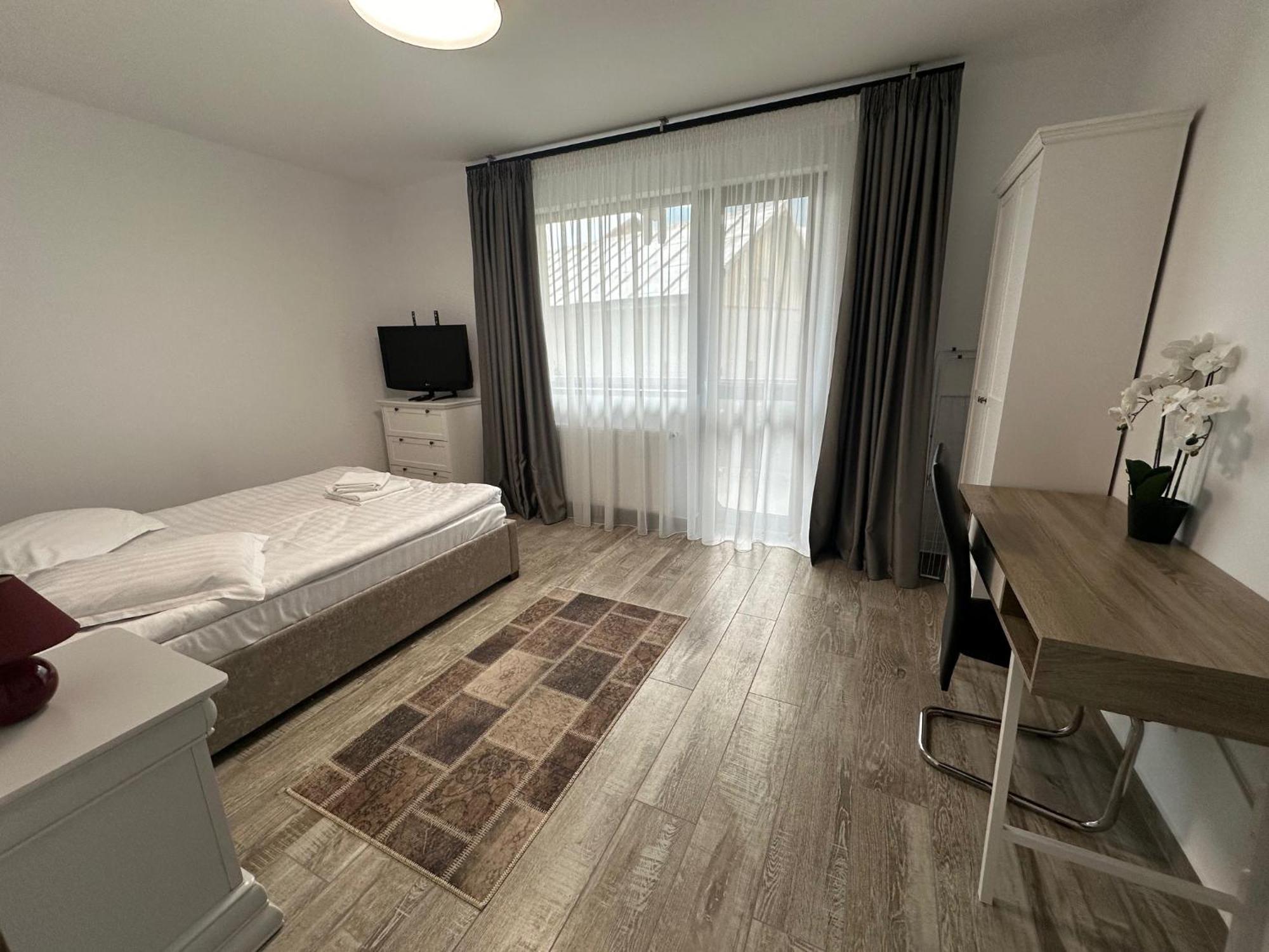 The View Apartment 3 Буштени Экстерьер фото